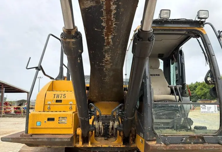 2017 John Deere 210G photo 26