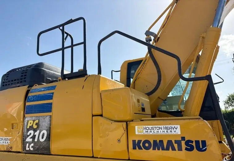 2017 Komatsu PC210LC-11 photo 35