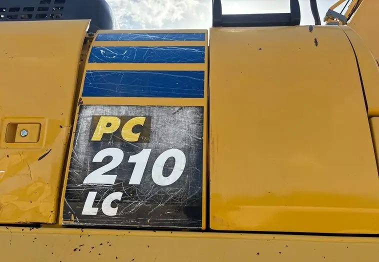 2017 Komatsu PC210LC-11 photo 36