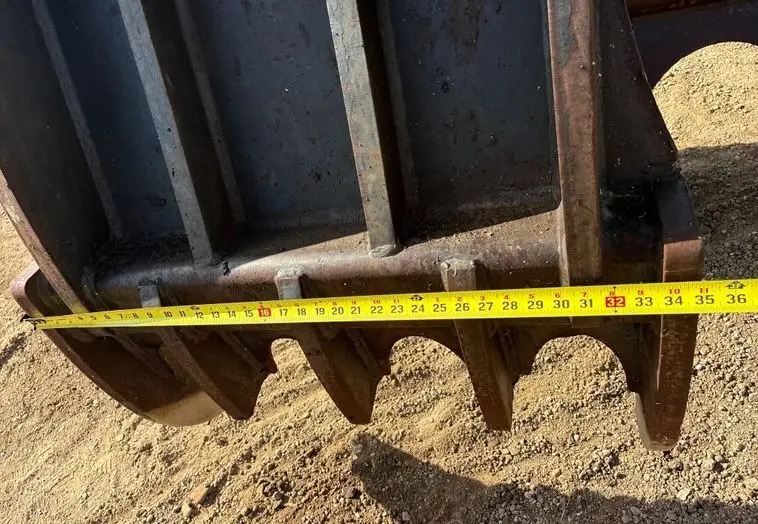2017 Komatsu PC210LC-11 photo 27