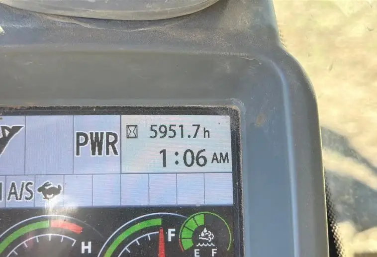 2017 John Deere 210G photo 47