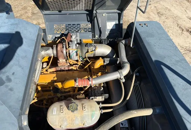 2017 John Deere 210G photo 56