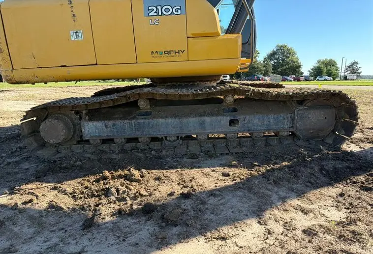 2017 John Deere 210G photo 76