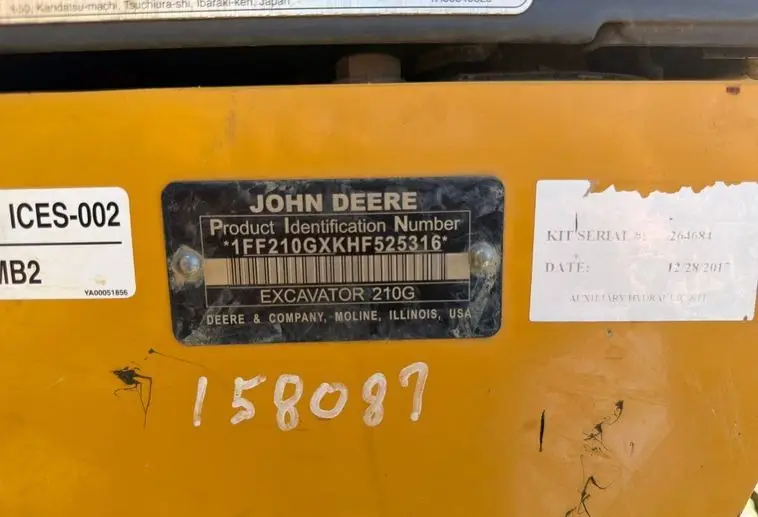 2017 John Deere 210G photo 85