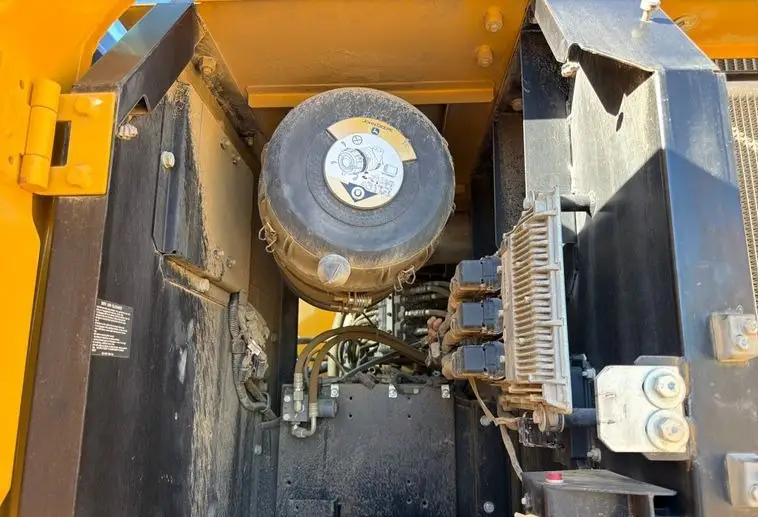 2017 John Deere 210G photo 59