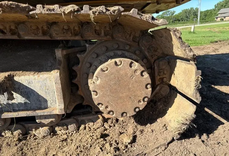 2017 John Deere 210G photo 72