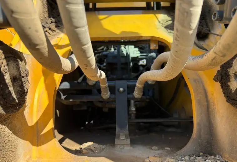 2017 John Deere 210G photo 13