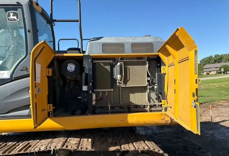 2017 John Deere 210G photo 58