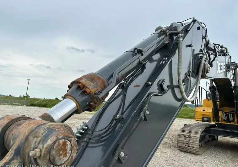 2017 John Deere 470G LC photo 30