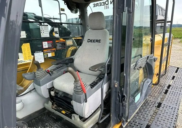 2017 John Deere 470G LC photo 51
