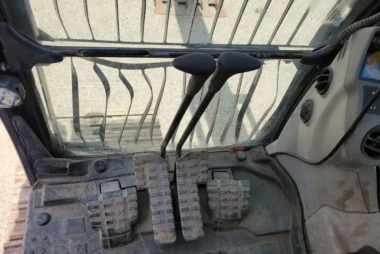 2012 Case CX210C photo 38