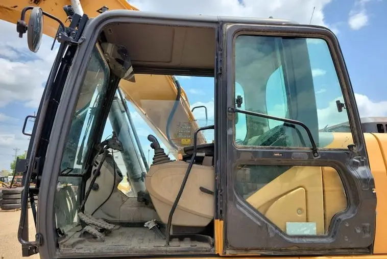 2012 Case CX210C photo 36