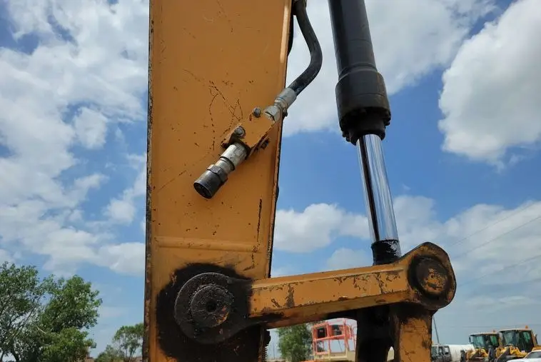 2012 Case CX210C photo 24