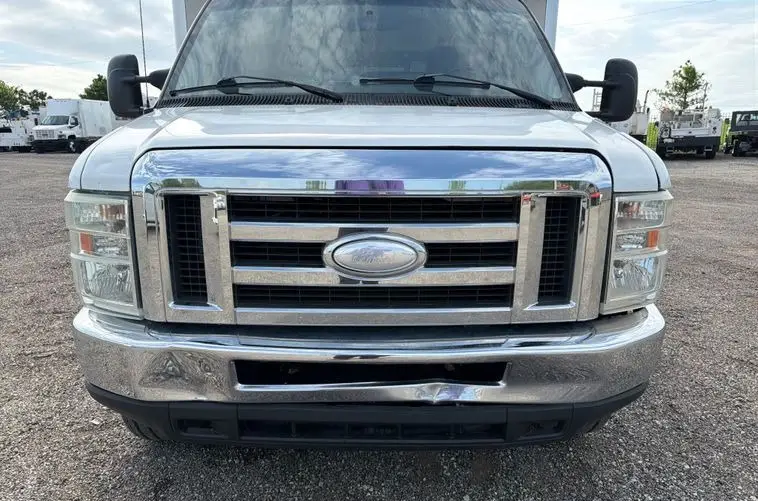 2014 Ford E450 Super Duty photo 54