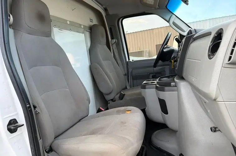 2014 Ford E450 Super Duty photo 70