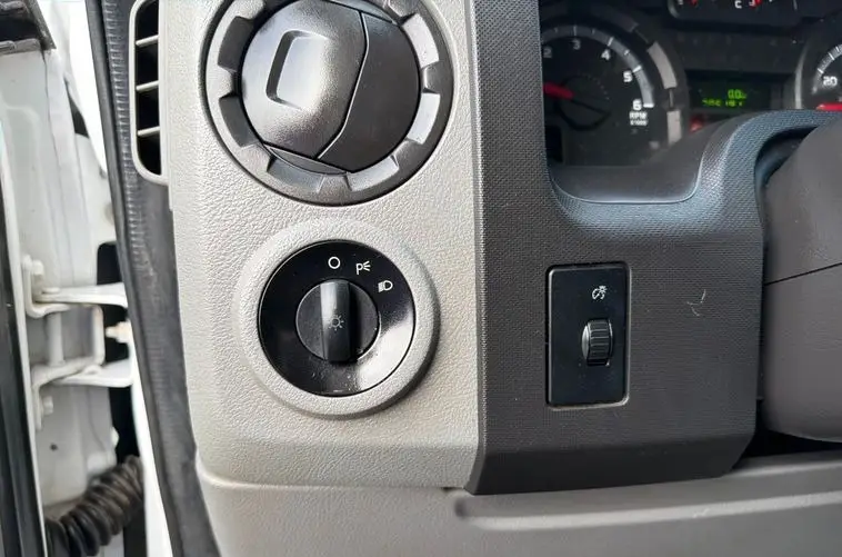 2014 Ford E450 Super Duty photo 66