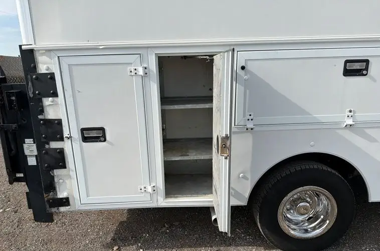 2014 Ford E450 Super Duty photo 40